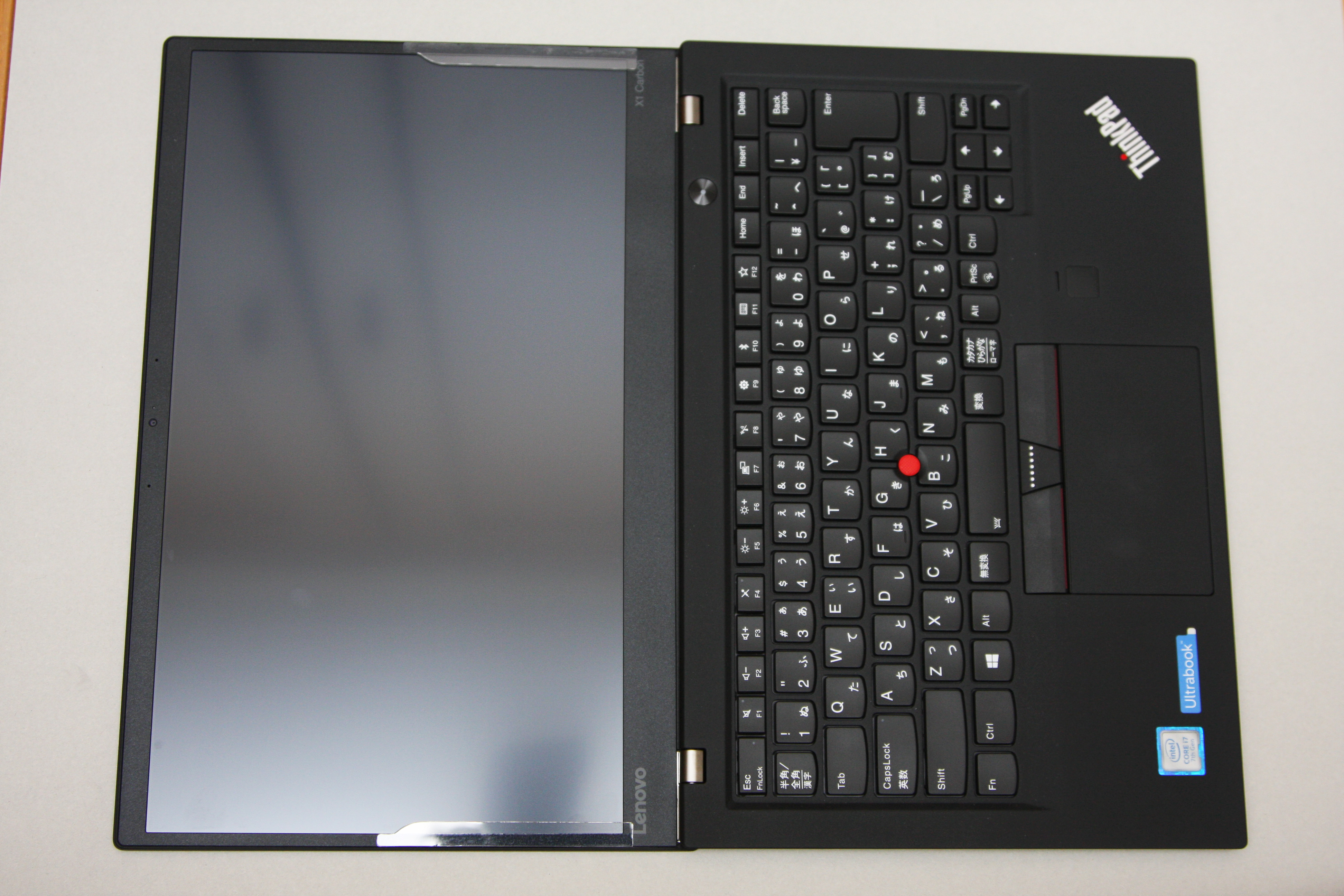 Lenovo ThinkPad X1 Carbon 5th Gen(2017)開ききった状態